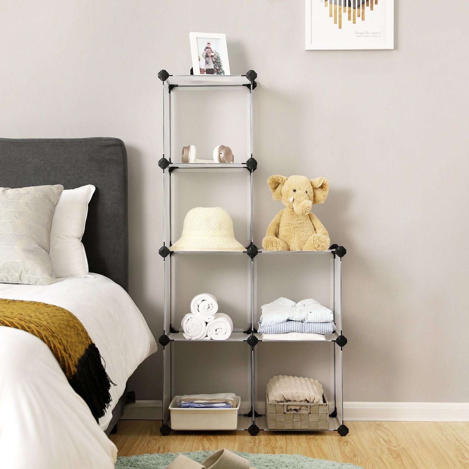 Shoe rack - Cube cabinet - Storage cupboard with 6 compartments - White plastic doors