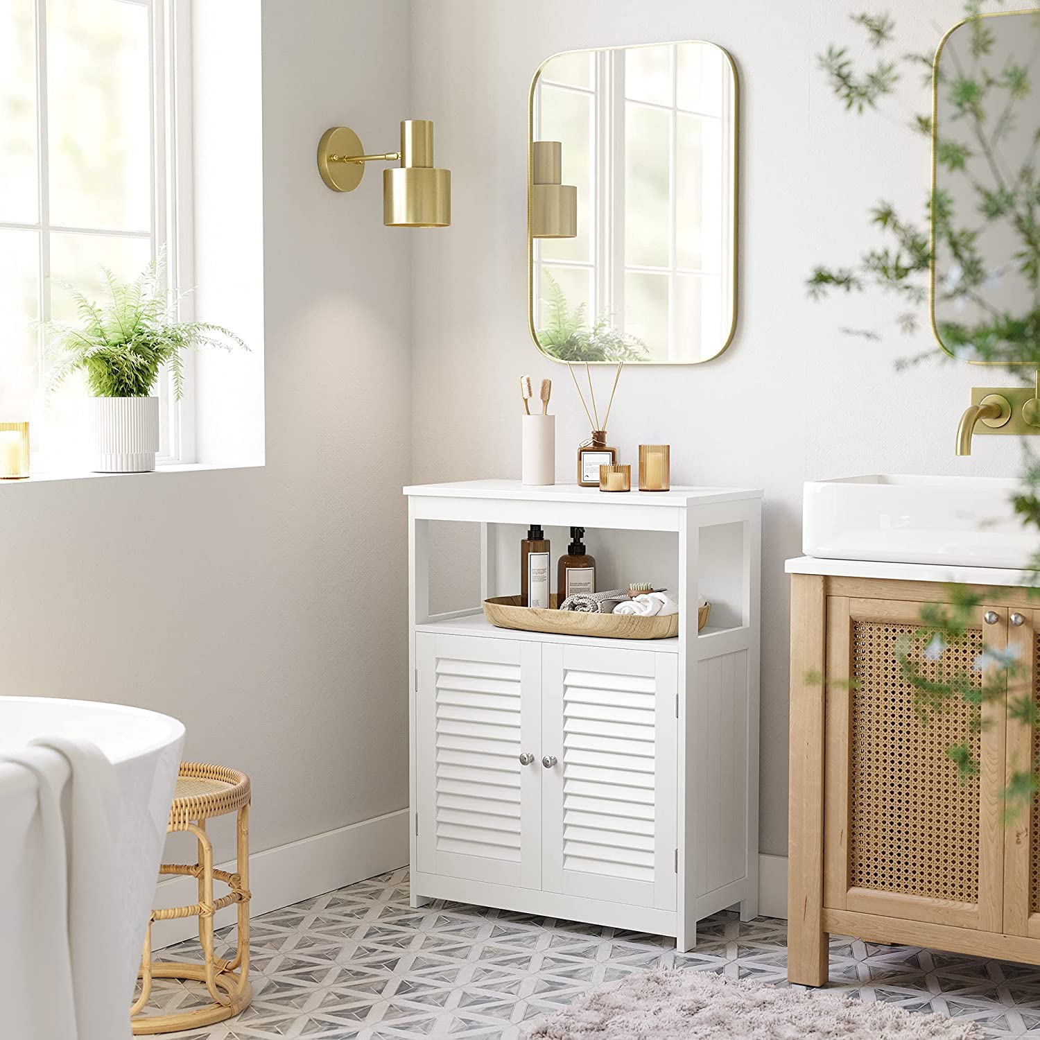 Bathroom cabinet - With open compartment - Adjustable shelves - White