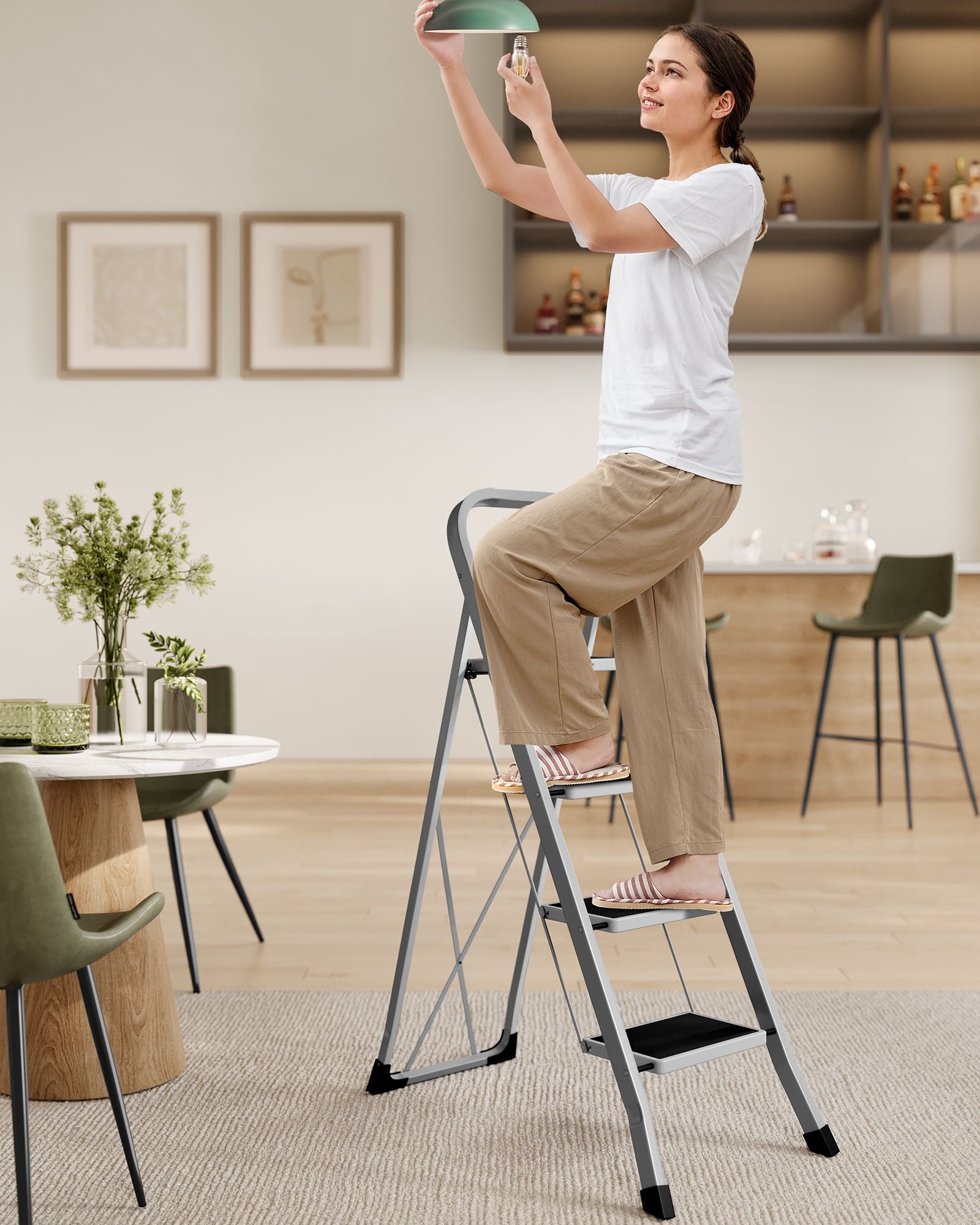 Stairladder - with 4 steps - load capacity of up to 150 kg - pigeon gray