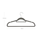 Set of 100 clothes hangers